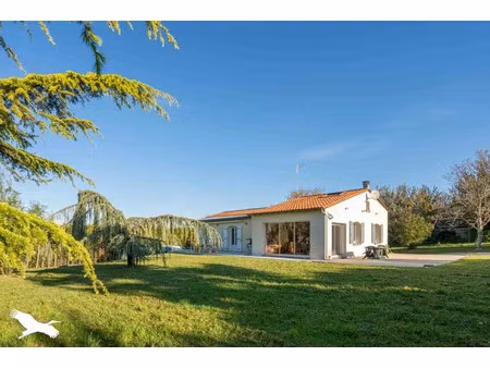 vente maison 4 pièces 125 m² à mirambeau (17150)  301 815 €