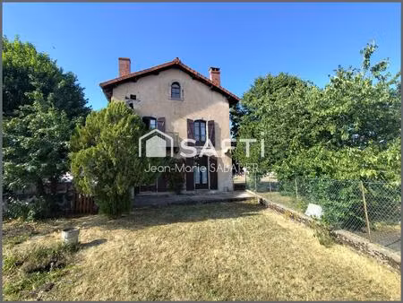 propriété avec grand terrain et atelier