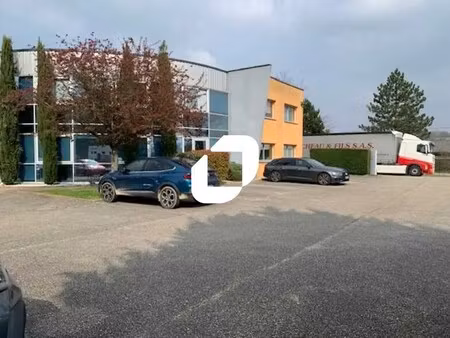 vente local d'activités 1 800 m²