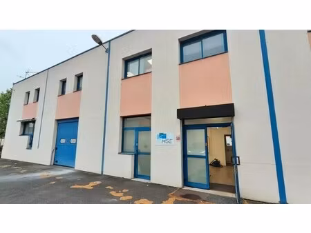 location local d'activités 154 m²