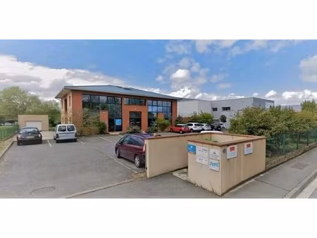 location local d'activités 98 m²