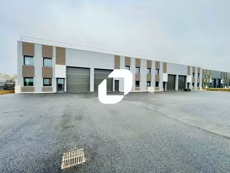 vente local d'activités 328 m² à 828 m²