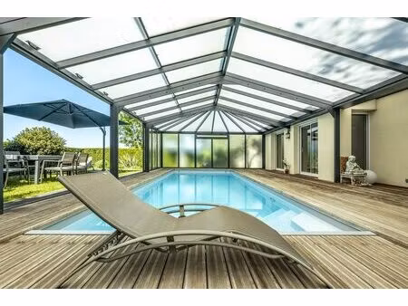 belle maison avec piscine