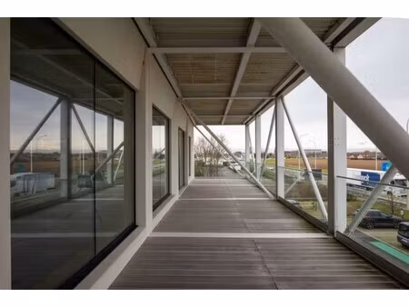 roeselare - centrum : kantoorruimte van 306m² bruto en terras op commerciële ligging