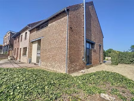 halfopen bebouwing met tuin  3 slpks  opp 14a 88ca