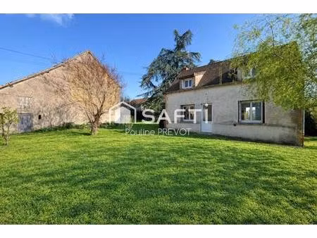 maison de campagne avec vue dégagée  3 chambres et beau potentiel.