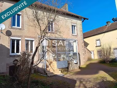 2 maisons  215 m2 hab  garages et dépendances.