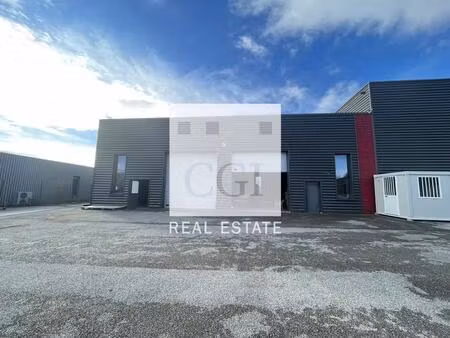 vente local d'activités 371 m²