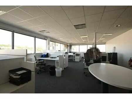 location bureaux 150 m² à 192 m²