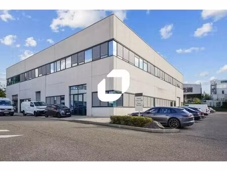 location bureaux 120 m² à 1 688 m²