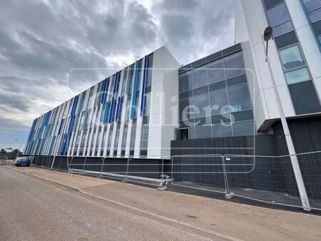 location bureaux 273 m² à 7 012 m²