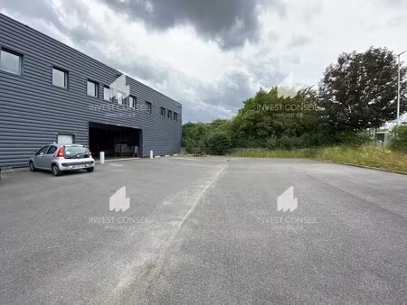 location local d'activités 1 779 m²