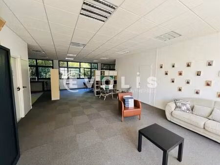 location bureaux 140 m²