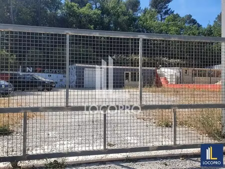 location terrain 600 m²