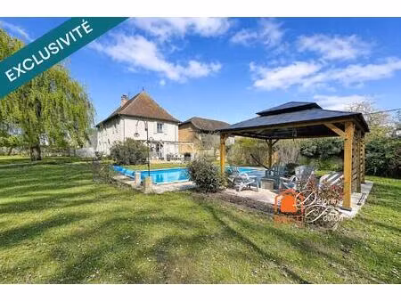 maison d’habitation familiale avec dépendances et piscine