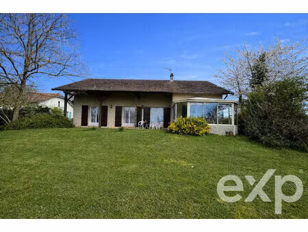 maison familiale au centre de st georges d'esperanche