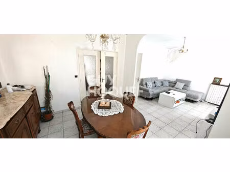 maison proche rer laplace