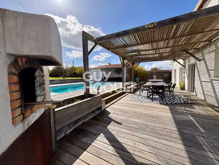 maison à vendre à andilly - 8 pièces  piscine  grand terrain