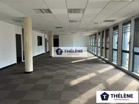 location bureaux 107 m² à 731 m²