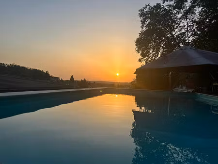 maison avec piscine !