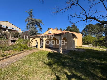 charmante maison à ucel  ardèche 153 m² sur terrain de 3 913 m² dont 2 845 m² constructibl