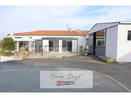 achat immeuble 218m² chavagnes en paillers 85250