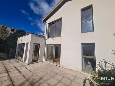 saint-etienne  montplaisir  maison individuelle moderne  4ch  jardin  3 garages