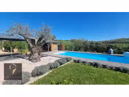 maison t5 - 184 m2 - garage - piscine