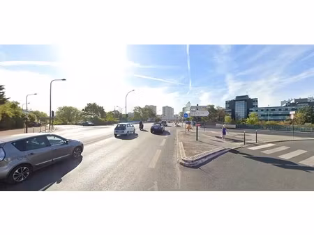 location commerce colombes 92700 138m²