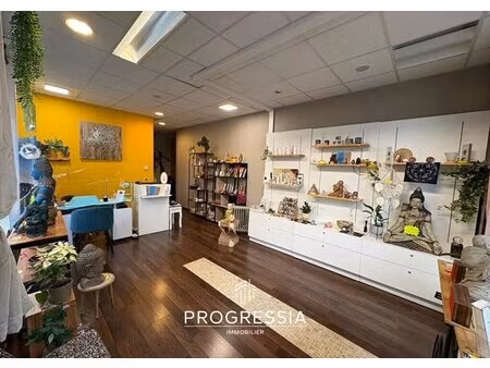 location commerce 70 m²