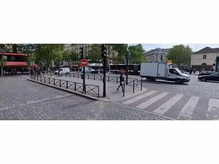 location commerce paris 75007 225m²