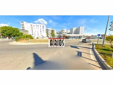 location commerce 1 720 m²