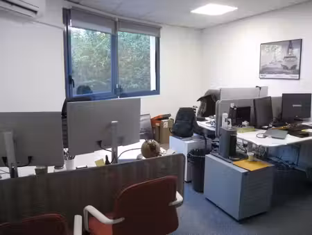 vente bureaux roquevaire 13360 688m²