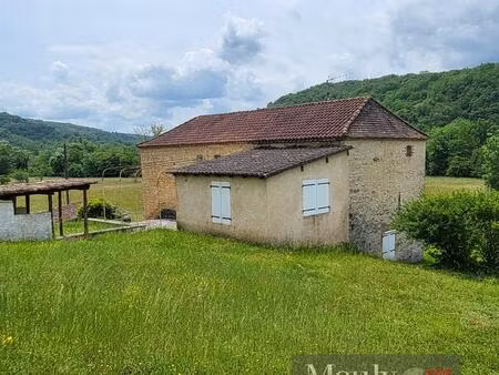 maison de campagne avec dependance amenagee et source naturelle