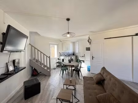 charmant appartement de 43 m² avec 2 chambres  entièrement meublé au coeur du centre ville