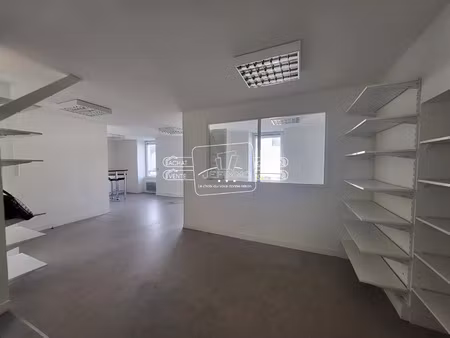 location bureau 93 m² à carquefou (44470)