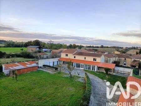 vente maison à vouvant (85120) : à vendre / 159m² vouvant