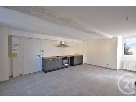 location appartement 2 pièces à cossé-le-vivien (53230) : à louer 2 pièces / 47m² cossé-le