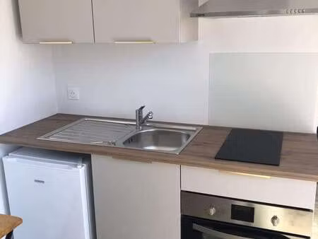 location appartement t1 meublé à la roche-sur-yon (85000) : à louer t1 meublé / 17m² la ro