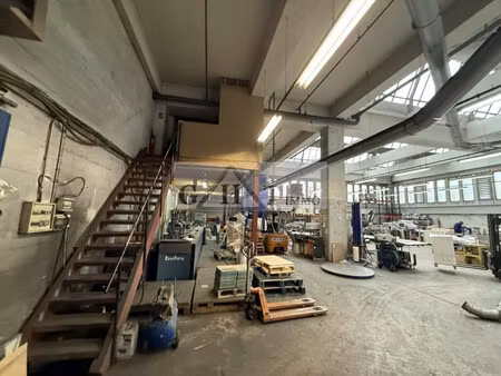 location local commercial