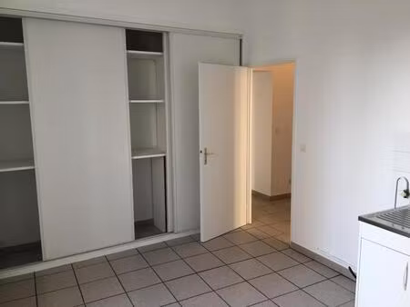 f3 - 30 rue de toulon 69007 lyon