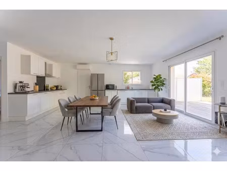 vente maison 5 pièces 104 m² à canejan (33610)  448 000 €