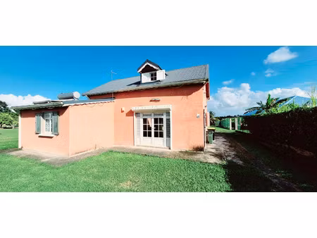 location maison 4 pièces 135 m² à sainte-rose (97115)