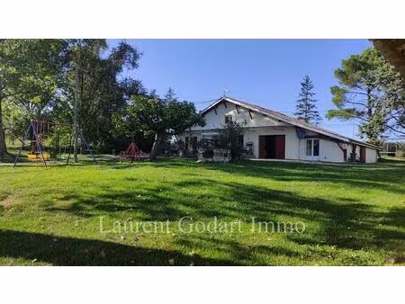 maison de 230m² avec dépendance sur 5000m²