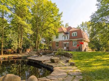 villa exceptionnelle sur un terrain de 34 ares avec une arch