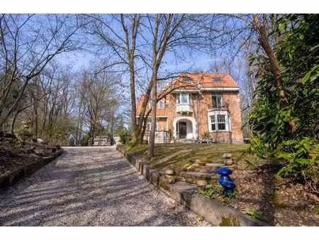 villa exceptionnelle sur un terrain de 54 ares avec une arch