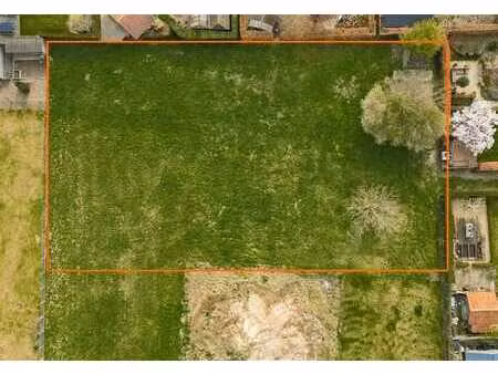 terrain à bâtir pour un développement ouvert avec allée priv