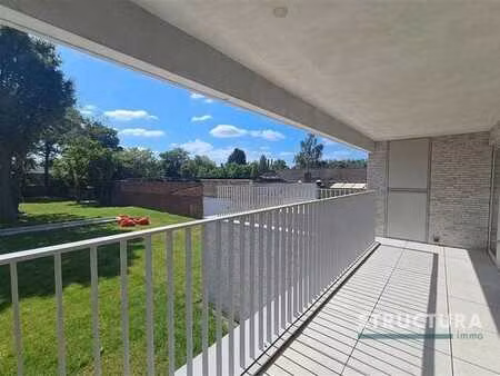 appartement neuf avec 2 chambres et terrasse.