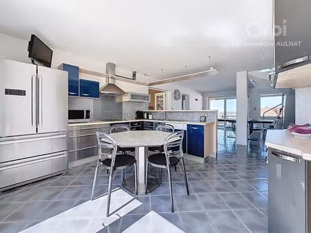 vente maison 8 pièces 239 m² à billom (63160)  495 000 €