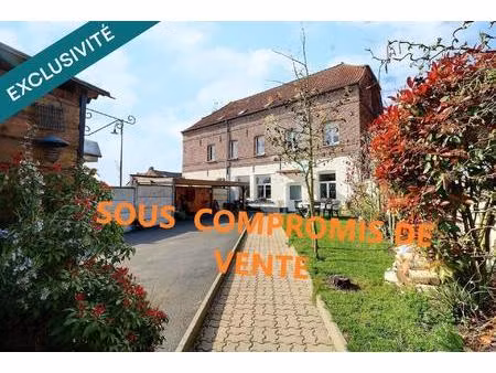 charmante maison de 6 chambres  au très bon confort  fonctionnelle  avec cour et jardin . 